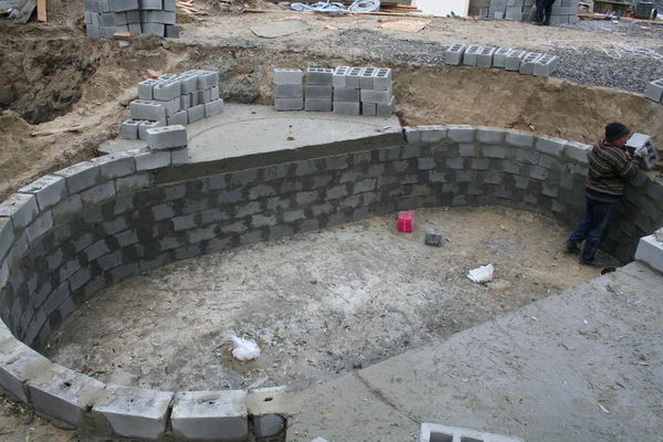 бассейн бетонный из блоков
