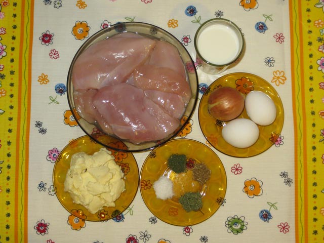 Домашние сосиски в пищевой пленке из куриного филе