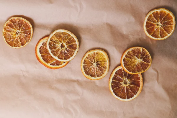 Кусочки сушеных оранжевый — стоковое фото