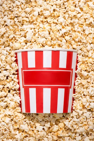Flat Lay Disposable Bucket Crunchy Popcorn — стоковое фото