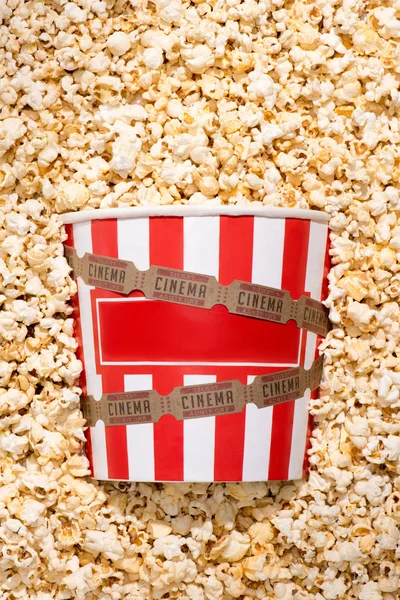 Flat Lay Disposable Bucket Crunchy Popcorn Retro Cinema Tickets — стоковое фото